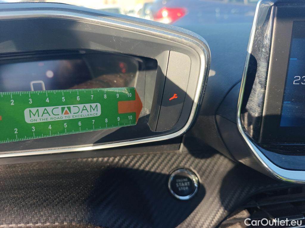  Peugeot  2008 PEUGEOT  / 2019 / 5P / todoterreno Allure BlueHDI 100 S&S BVM6 #21