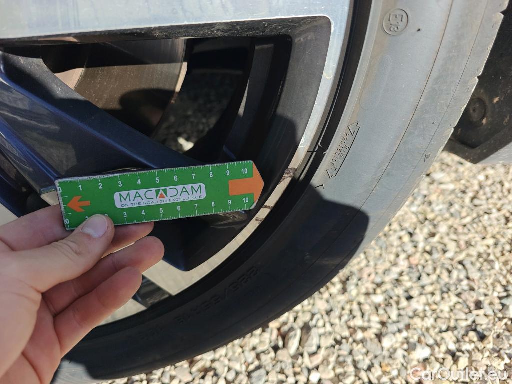  Peugeot  3008 PEUGEOT  Hybrid / 2020 / 5P / todoterreno 225 e-EAT8 Allure #17