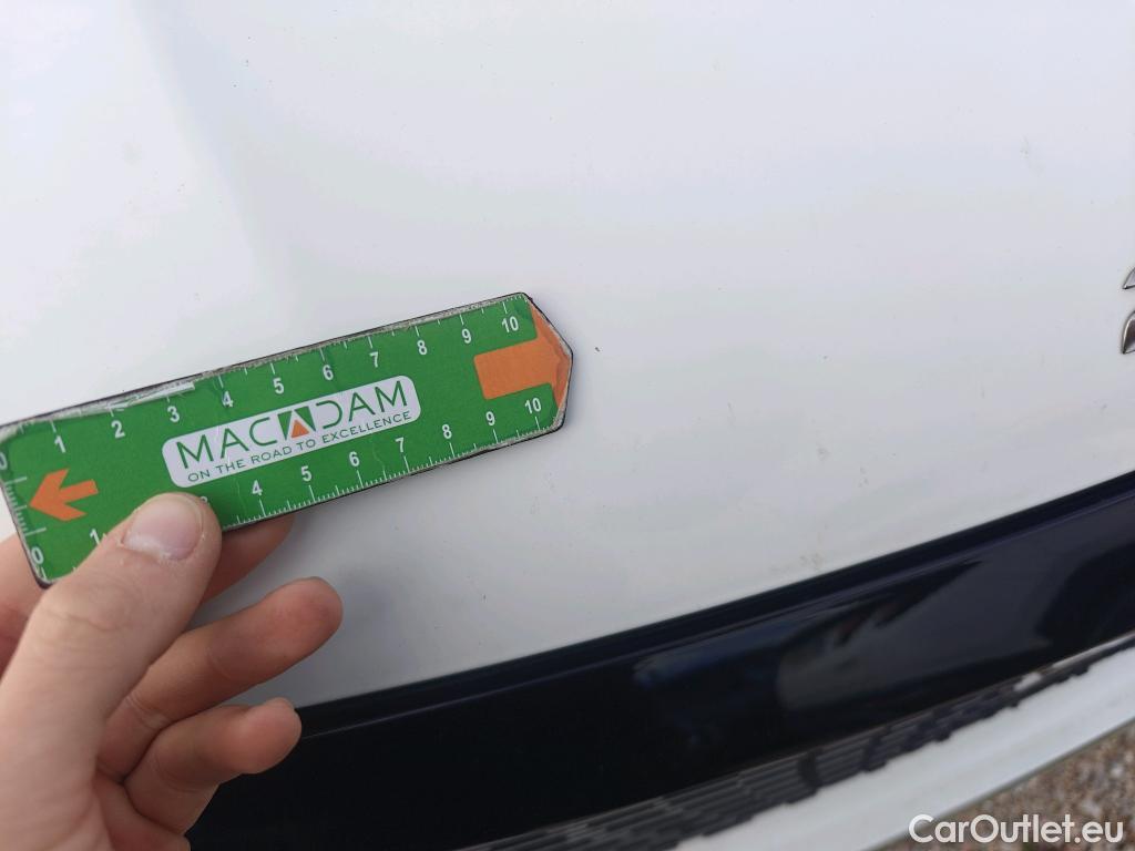  Peugeot  2008 PEUGEOT  / 2019 / 5P / todoterreno Allure BlueHDI 81kW (110CV) #61