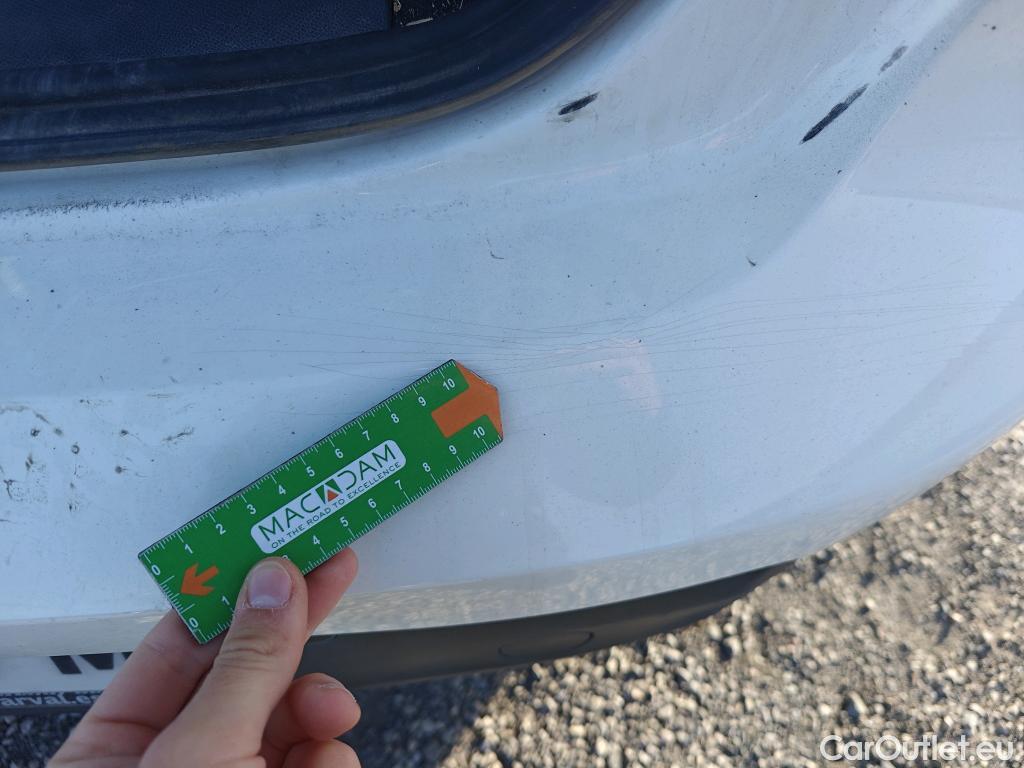  Peugeot  208 PEUGEOT  / 2019 / 5P / berlina con portón BlueHDi 73kW (100CV) Active Pack (AC) #39