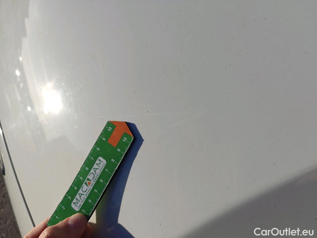  Peugeot  208 PEUGEOT  / 2019 / 5P / berlina con portón BlueHDi 73kW (100CV) Active Pack (AC) #49