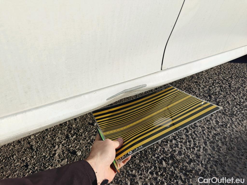  Peugeot  208 PEUGEOT  / 2019 / 5P / berlina con portón BlueHDi 73kW (100CV) Active Pack (AC) #6