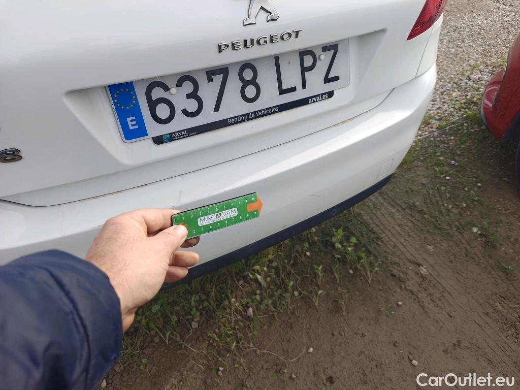  Peugeot  308 PEUGEOT  / 2017 / 5P / berlina con portón 5p Active Pack BlueHDi 130 S&S #21