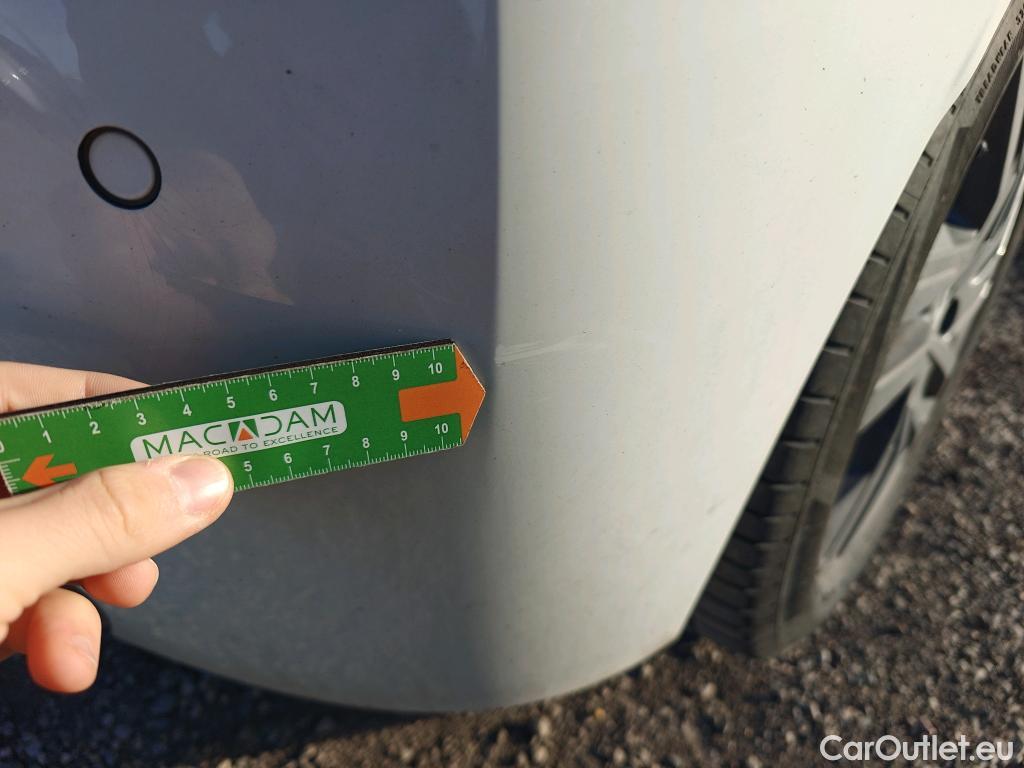  Peugeot  208 PEUGEOT  / 2019 / 5P / berlina con portón BlueHDi 73kW (100CV) Active Pack (AC) #38