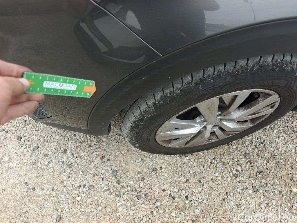  Peugeot  3008 PEUGEOT  / 2020 / 5P / todoterreno 1.5 BlueHDi 96kW (130CV) S&S Active Pack (AC3) #21