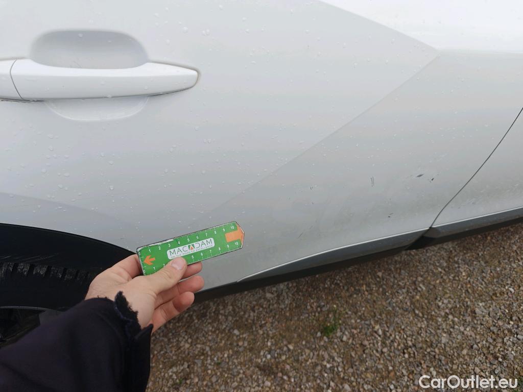  Peugeot  2008 PEUGEOT  / 2019 / 5P / todoterreno Allure BlueHDI 81kW (110CV) #15