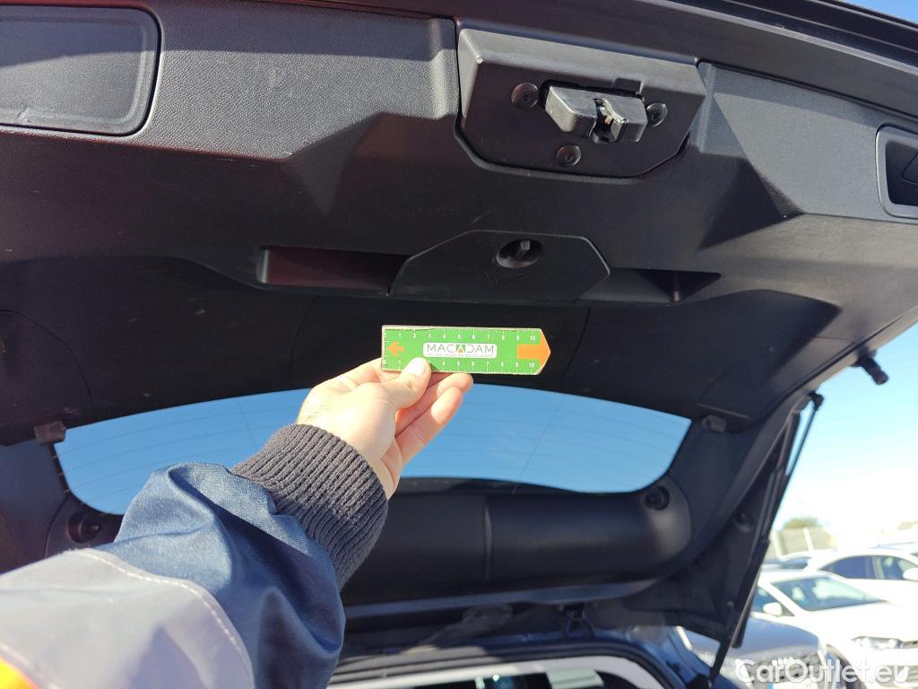  Peugeot  3008 PEUGEOT  Hybrid / 2020 / 5P / todoterreno 225 e-EAT8 Allure #34