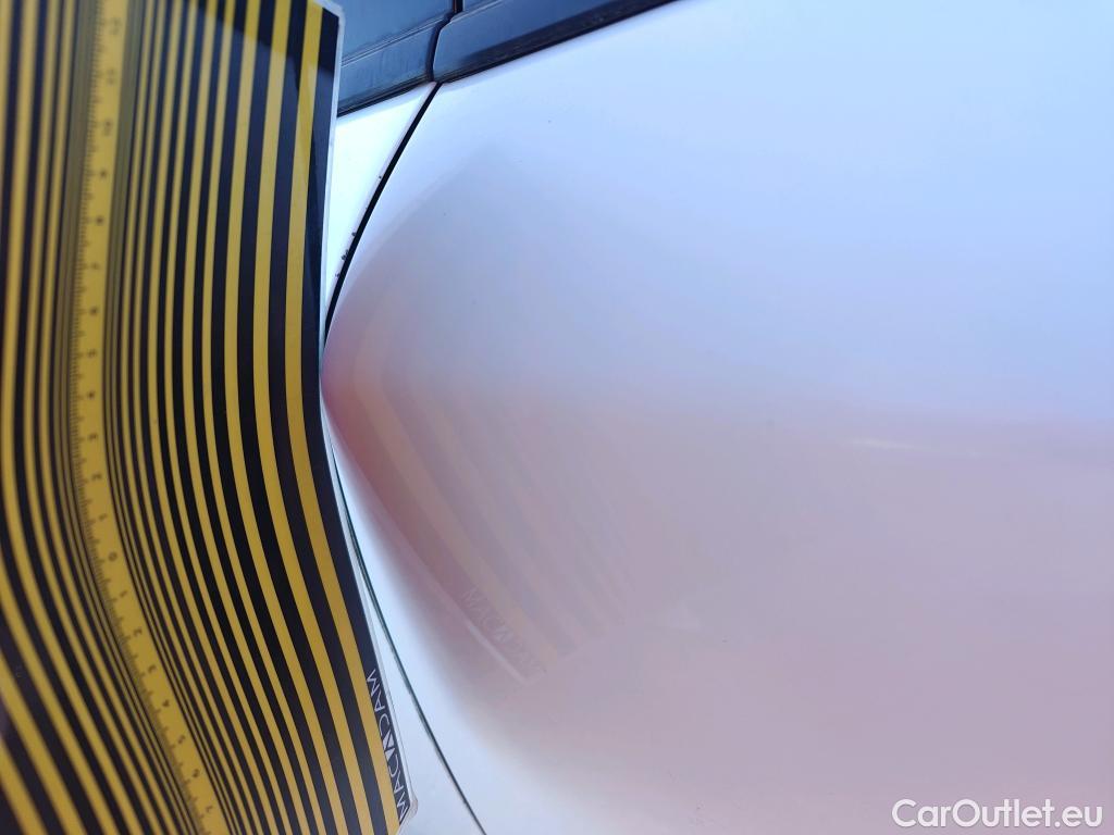  Peugeot  2008 PEUGEOT  / 2019 / 5P / todoterreno Allure Pack BlueHDI 81kW (110CV) (AC) #15