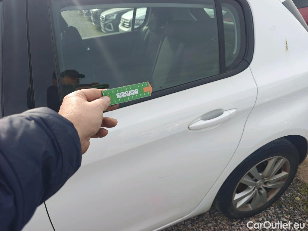  Peugeot  308 PEUGEOT  / 2017 / 5P / berlina con portón 5p Active Pack BlueHDi 130 S&S #5