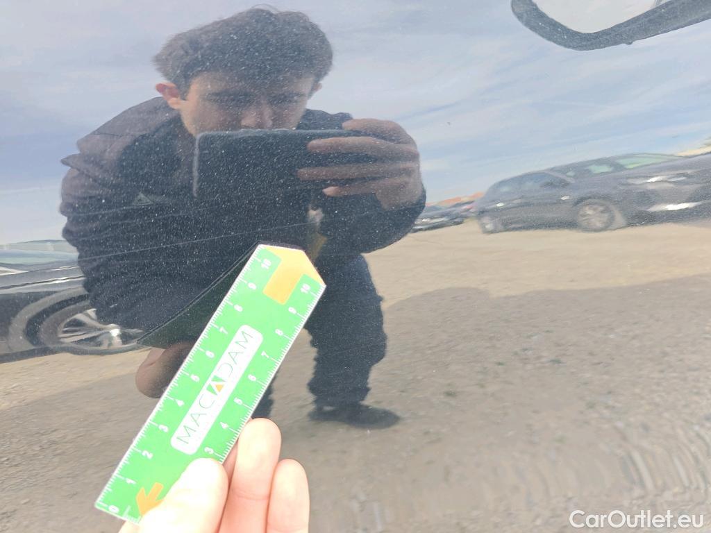  Renault  Kadjar RENAULT  / 2019 / 5P / crossover Zen GPF TCe 103kW (140CV) EDC (AC) #54