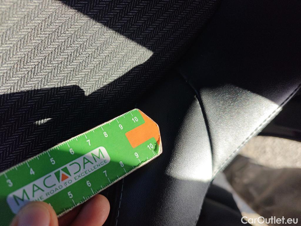  Peugeot  3008 PEUGEOT  Hybrid / 2020 / 5P / todoterreno 225 e-EAT8 Allure #33