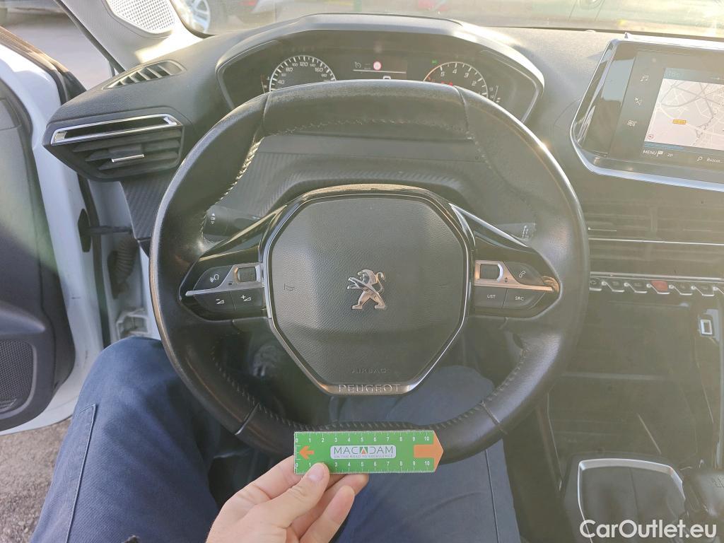  Peugeot  208 PEUGEOT  / 2019 / 5P / berlina con portón BlueHDi 73kW (100CV) Active Pack (AC) #31