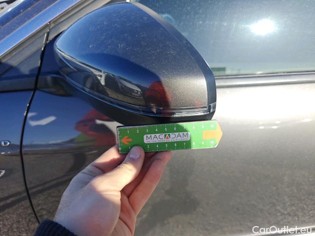  Peugeot  3008 PEUGEOT  Hybrid / 2020 / 5P / todoterreno 225 e-EAT8 Allure #64