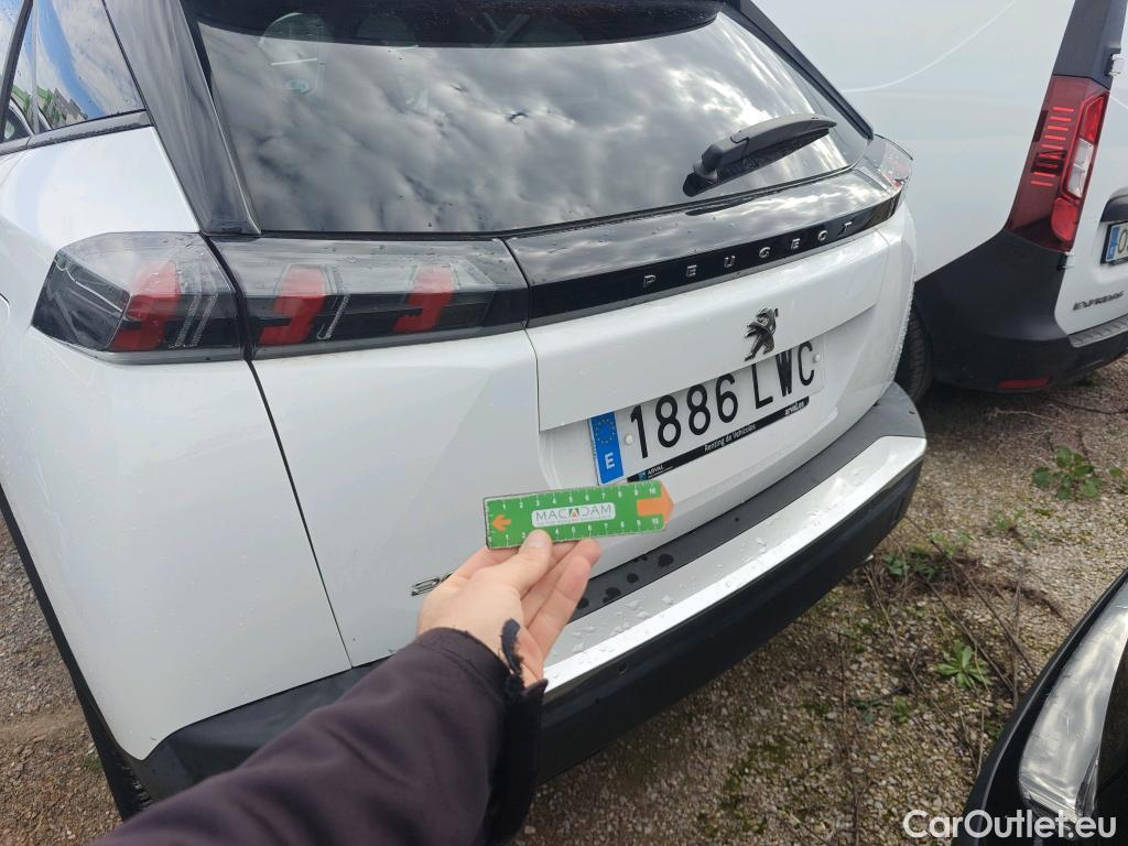  Peugeot  2008 PEUGEOT  / 2019 / 5P / todoterreno Allure BlueHDI 81kW (110CV) #65