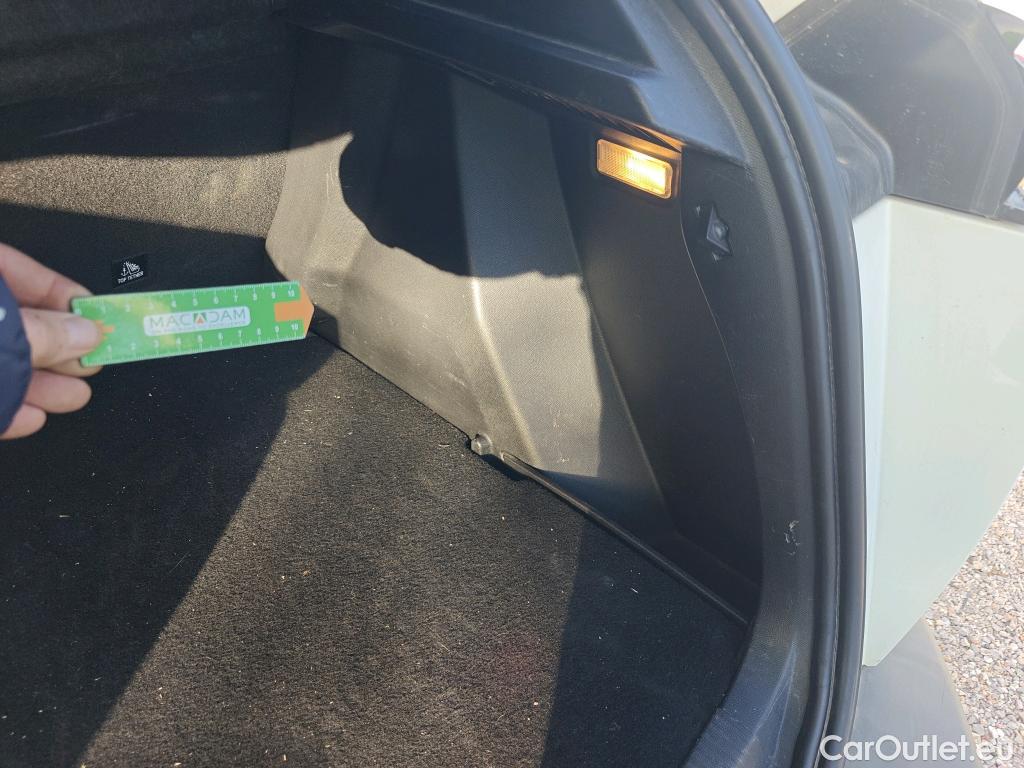  Peugeot  2008 PEUGEOT  / 2019 / 5P / todoterreno Allure BlueHDI 100 S&S BVM6 #5