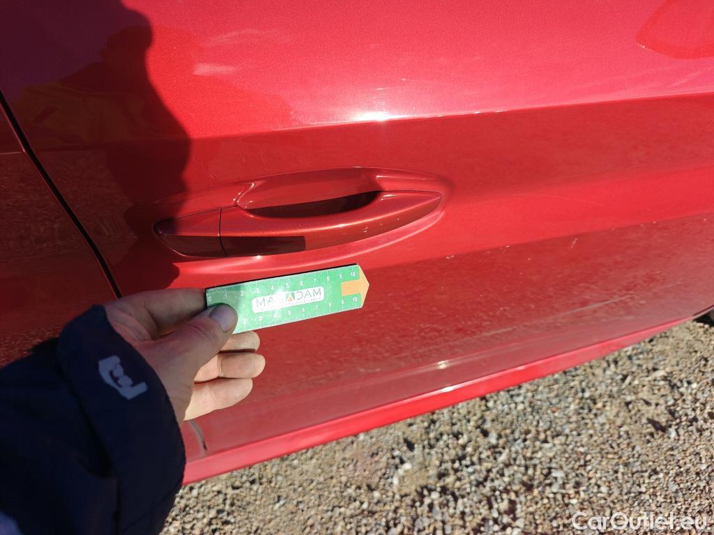  Peugeot  208 PEUGEOT  / 2019 / 5P / berlina con portón PureTech 73kW (100CV) Active Pack #44