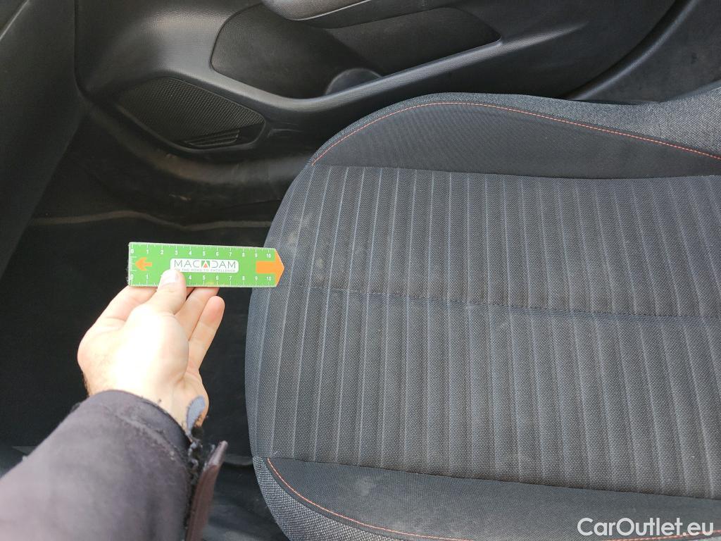  Peugeot  208 PEUGEOT  / 2019 / 5P / berlina con portón BlueHDi 73kW (100CV) Active Pack (AC) #18