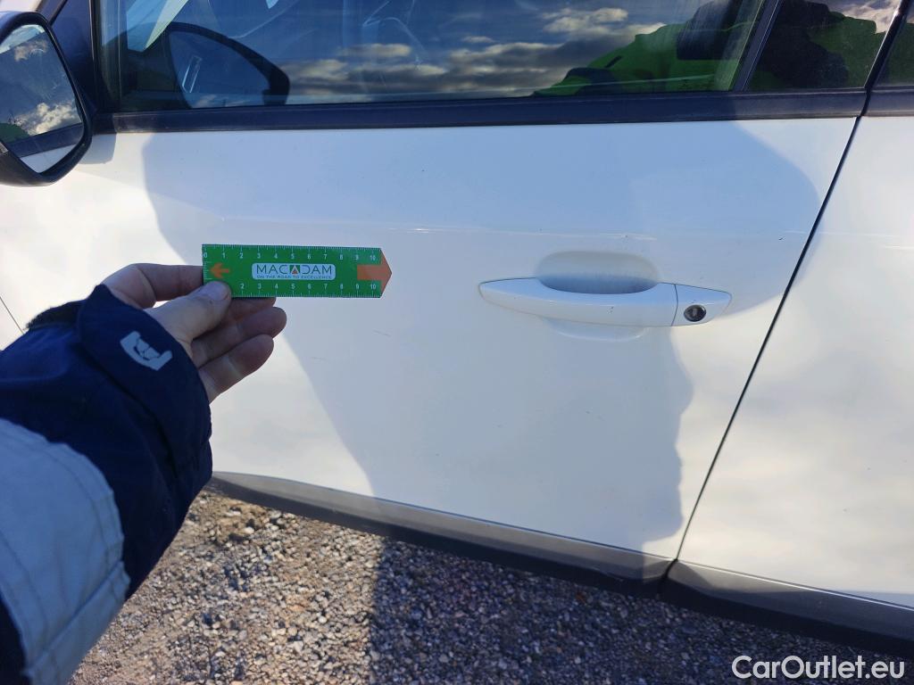  Peugeot  2008 PEUGEOT  / 2019 / 5P / todoterreno Allure BlueHDI 100 S&S BVM6 #22