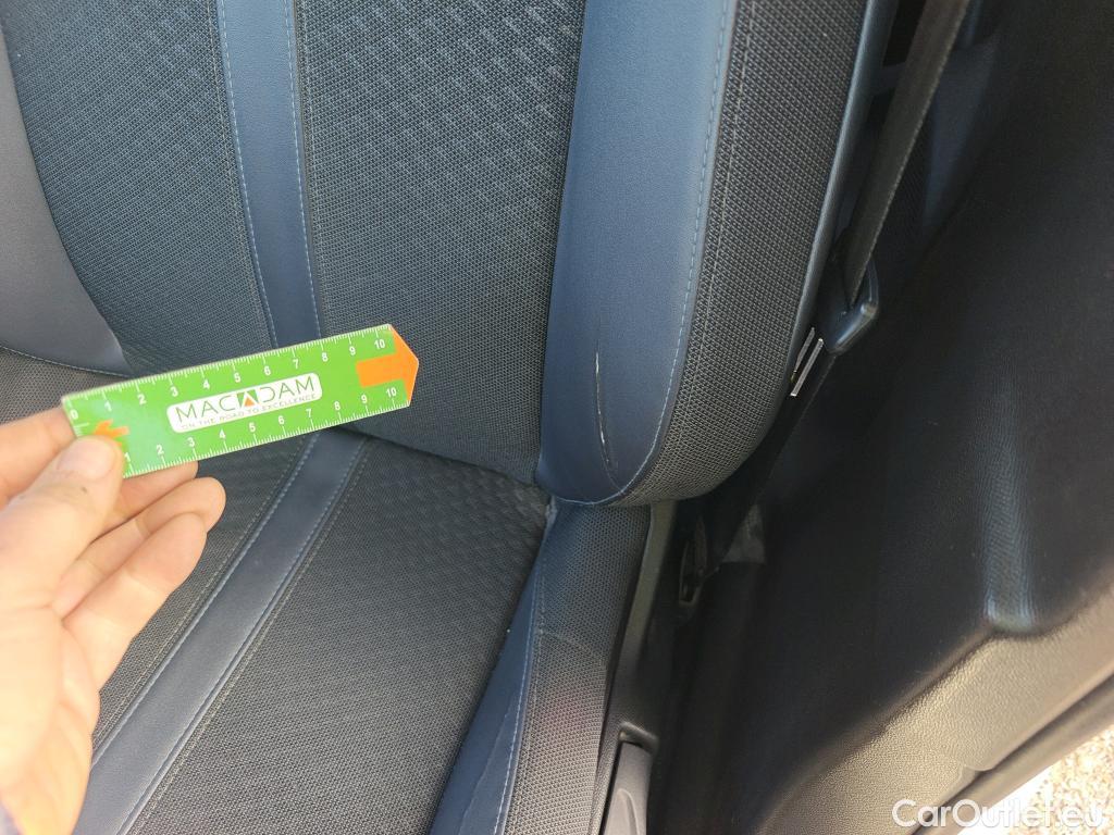  Peugeot  2008 PEUGEOT  / 2019 / 5P / todoterreno Allure BlueHDI 100 S&S BVM6 #3