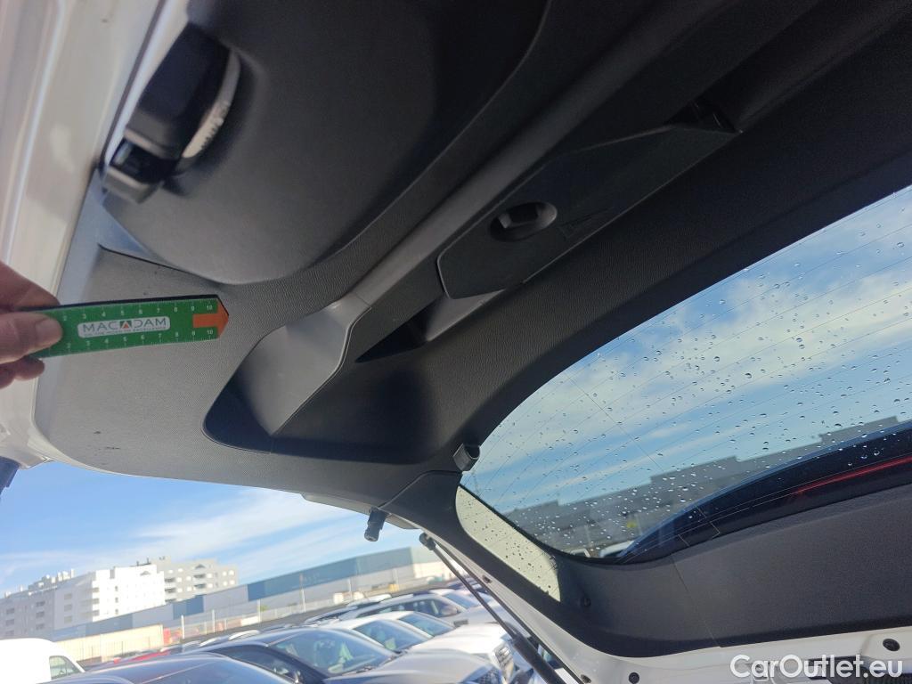  Peugeot  2008 PEUGEOT  / 2019 / 5P / todoterreno Allure Puretech 130 S&S EAT8 #3