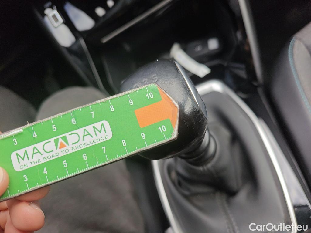  Peugeot  2008 PEUGEOT  / 2019 / 5P / todoterreno Allure BlueHDI 81kW (110CV) #34