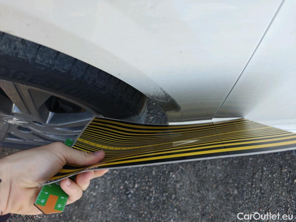  Peugeot  208 PEUGEOT  / 2019 / 5P / berlina con portón BlueHDi 73kW (100CV) Active Pack (AC) #12