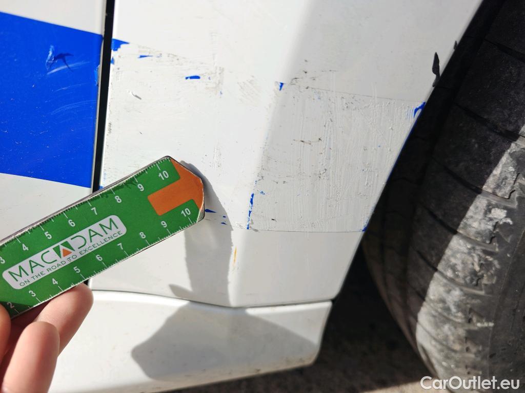  Toyota  Yaris TOYOTA  / 2020 / 5P / berlina con portón 1.5 120H Active Tech #58