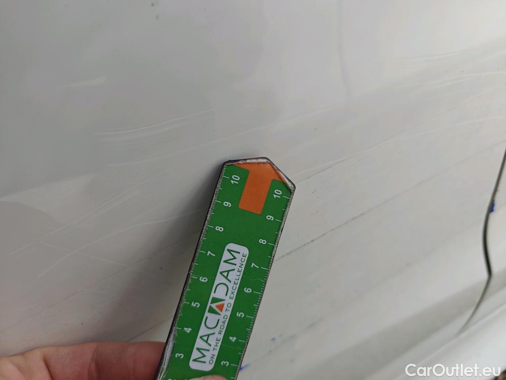  Toyota  Yaris TOYOTA  / 2020 / 5P / berlina con portón 1.5 120H Active Tech #29