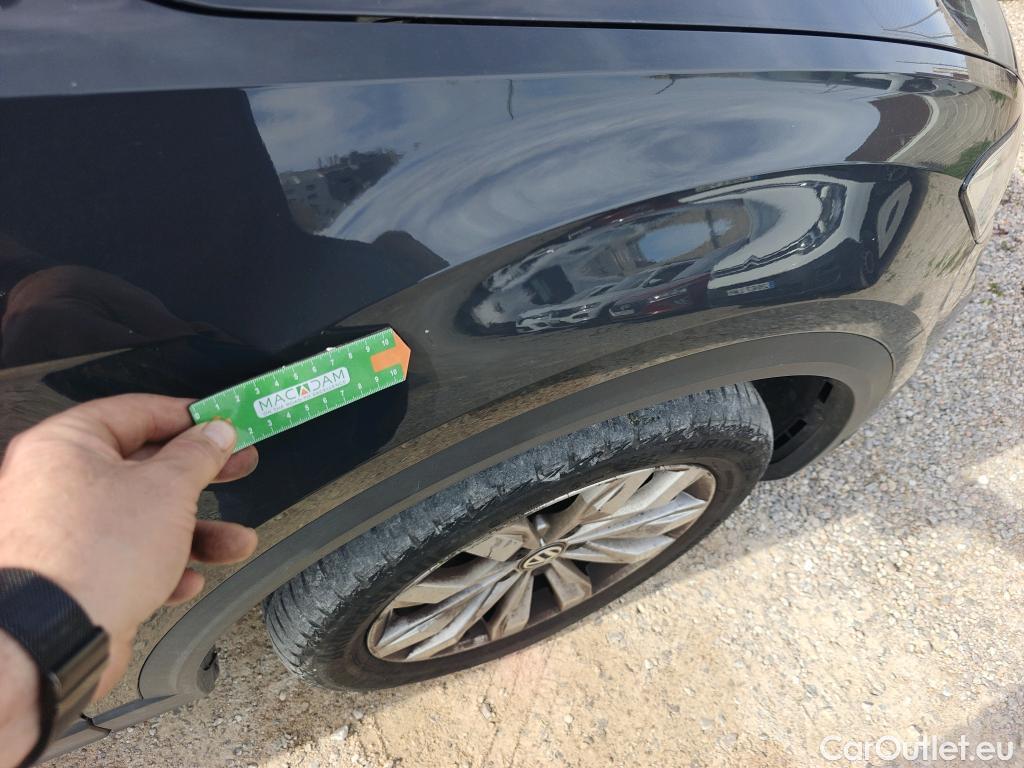  Volkswagen  T-ROC VOLKSWAGEN  / 2017 / 5P / todoterreno Advance 1.6 TDI 85kW (115CV) #30