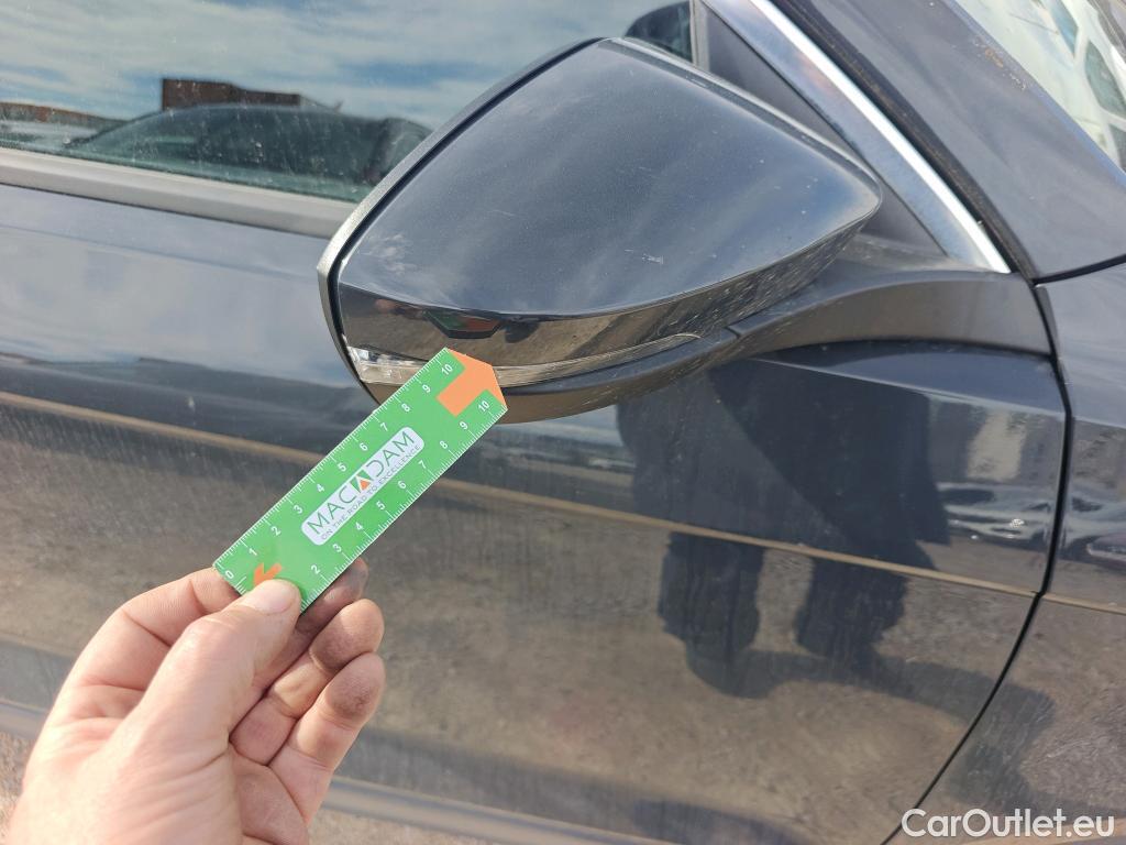  Volkswagen  T-ROC VOLKSWAGEN  / 2017 / 5P / todoterreno Advance 1.6 TDI 85kW (115CV) #32