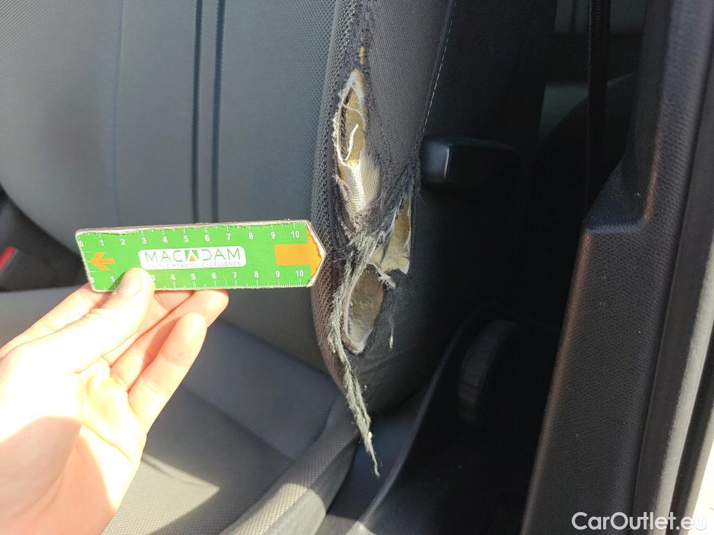  Land Rover  Discovery SEAT Nuevo León / 2020 / 5P / berlina con portón 2.0 TDI 85kW S&S Style Go(SP) #2