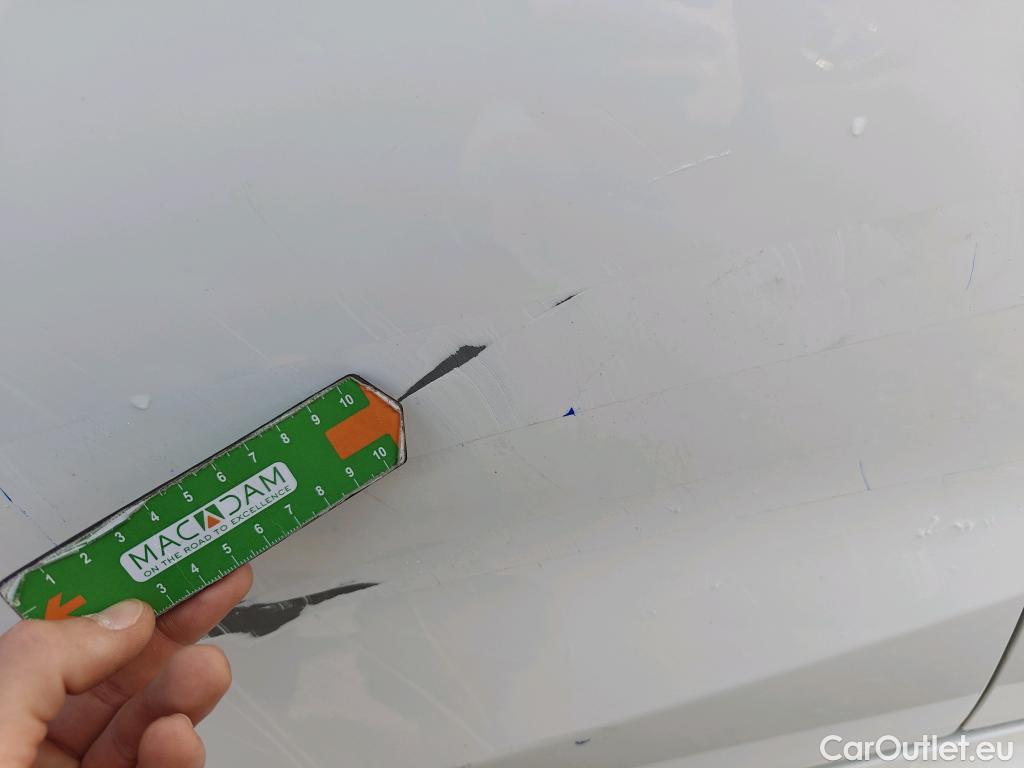  Toyota  Yaris TOYOTA  / 2020 / 5P / berlina con portón 1.5 120H Active Tech #29