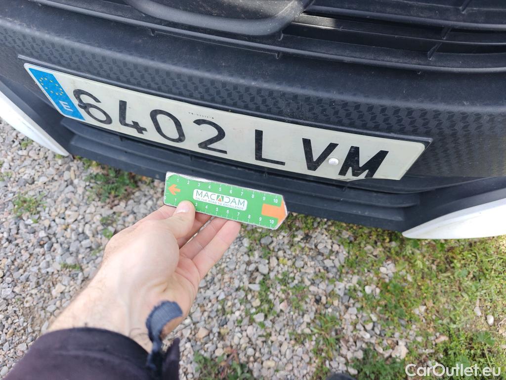  Toyota  Yaris TOYOTA  / 2020 / 5P / berlina con portón 1.5 120H Active Tech #52