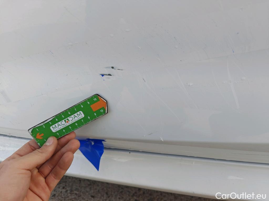  Toyota  Yaris TOYOTA  / 2020 / 5P / berlina con portón 1.5 120H Active Tech #27