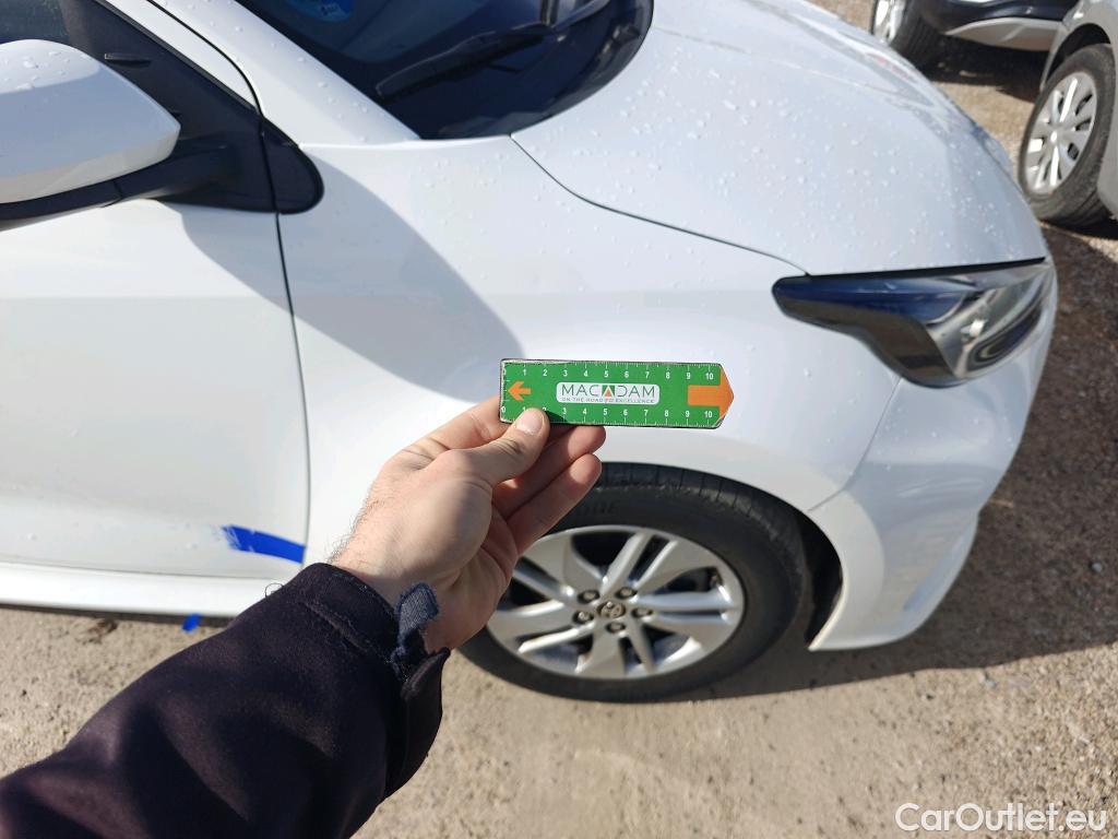  Toyota  Yaris TOYOTA  / 2020 / 5P / berlina con portón 1.5 120H Active Tech #55