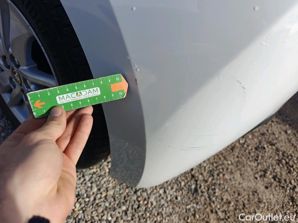  Toyota  Yaris TOYOTA  / 2020 / 5P / berlina con portón 1.5 120H Active Tech #43