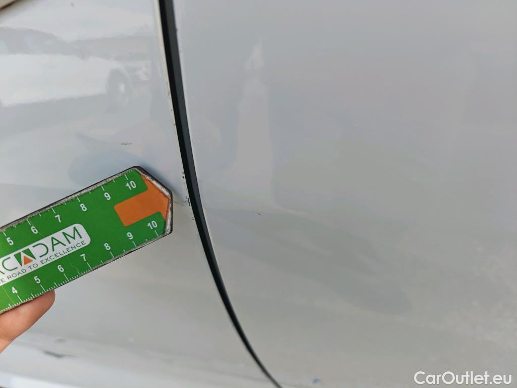  Toyota  Yaris TOYOTA  / 2020 / 5P / berlina con portón 1.5 120H Active Tech #30