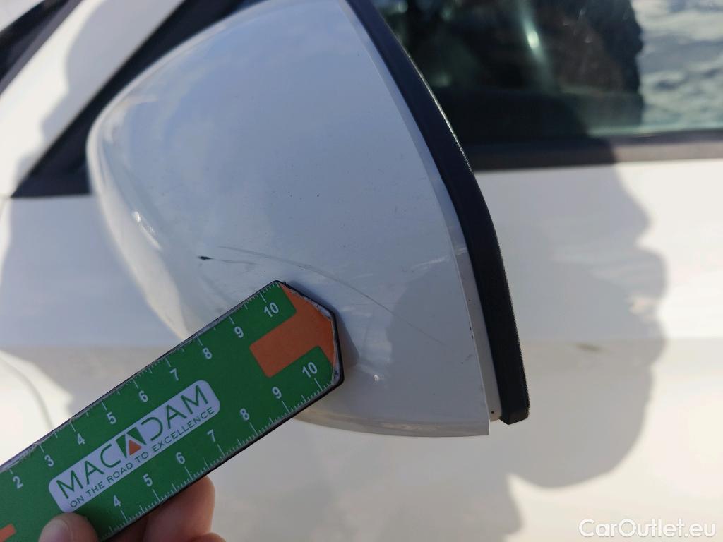  Land Rover  Discovery SEAT Nuevo León / 2020 / 5P / berlina con portón 2.0 TDI 85kW S&S Style Go(SP) #97