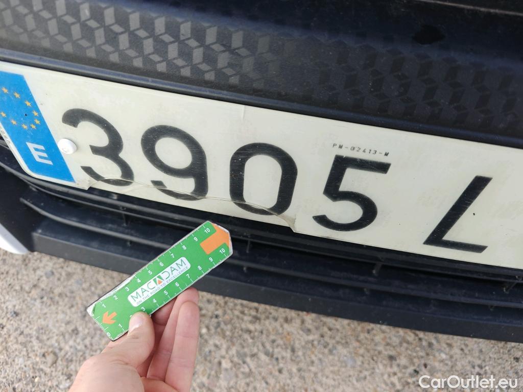  Toyota  Yaris TOYOTA  / 2020 / 5P / berlina con portón 1.5 120H Active Tech #49