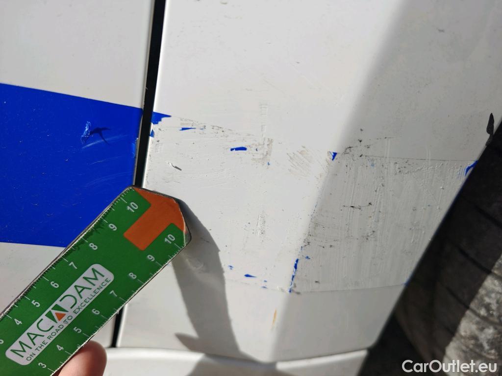  Toyota  Yaris TOYOTA  / 2020 / 5P / berlina con portón 1.5 120H Active Tech #57