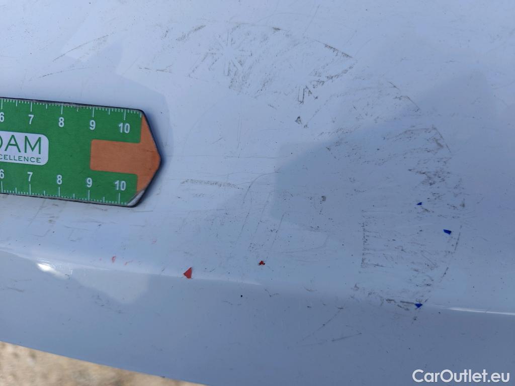  Toyota  Yaris TOYOTA  / 2020 / 5P / berlina con portón 1.5 120H Active Tech #2