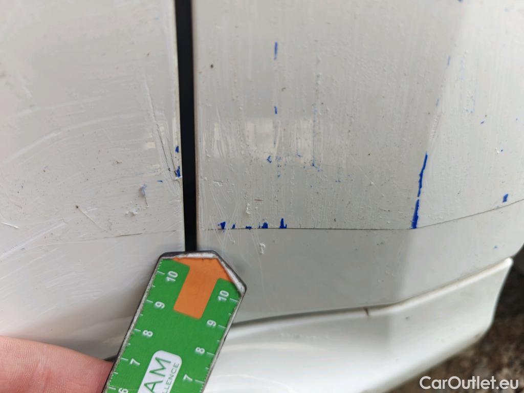  Toyota  Yaris TOYOTA  / 2020 / 5P / berlina con portón 1.5 120H Active Tech #38