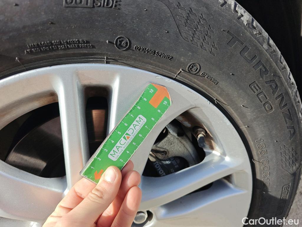  Toyota  Yaris TOYOTA  / 2020 / 5P / berlina con portón 1.5 120H Active Tech #22