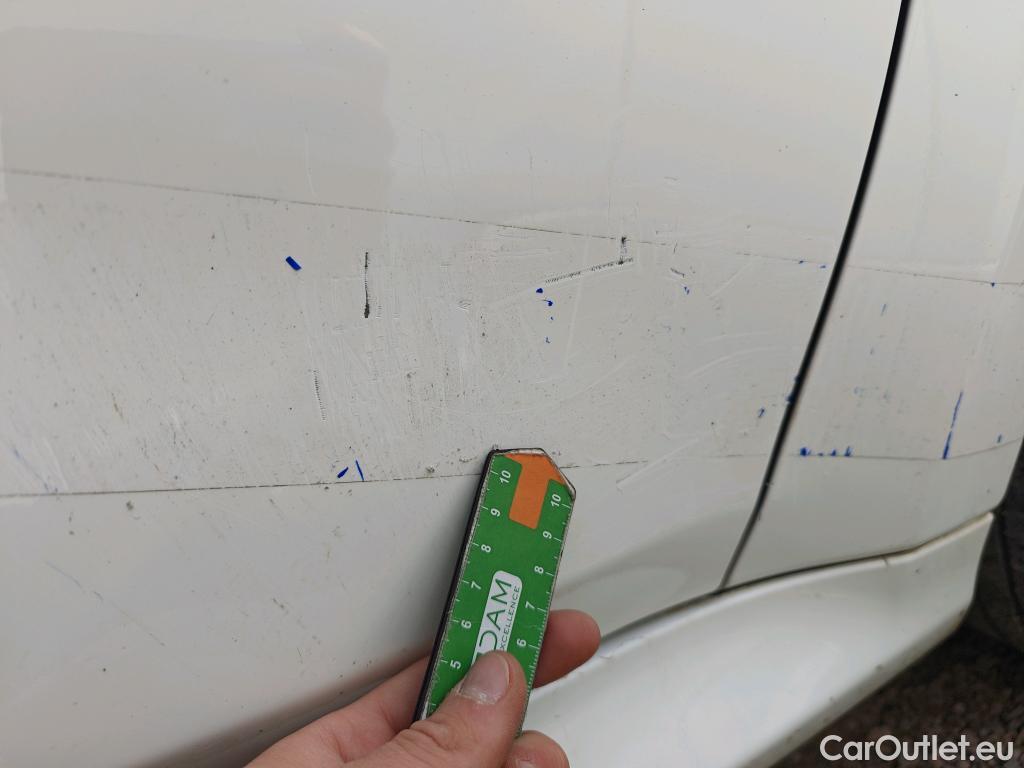  Toyota  Yaris TOYOTA  / 2020 / 5P / berlina con portón 1.5 120H Active Tech #18