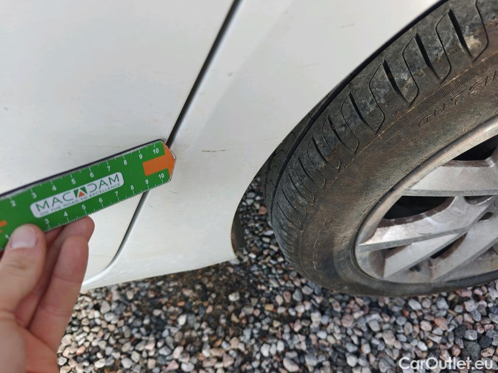  Land Rover  Discovery SEAT Nuevo León / 2020 / 5P / berlina con portón 2.0 TDI 85kW S&S Style Go(SP) #104