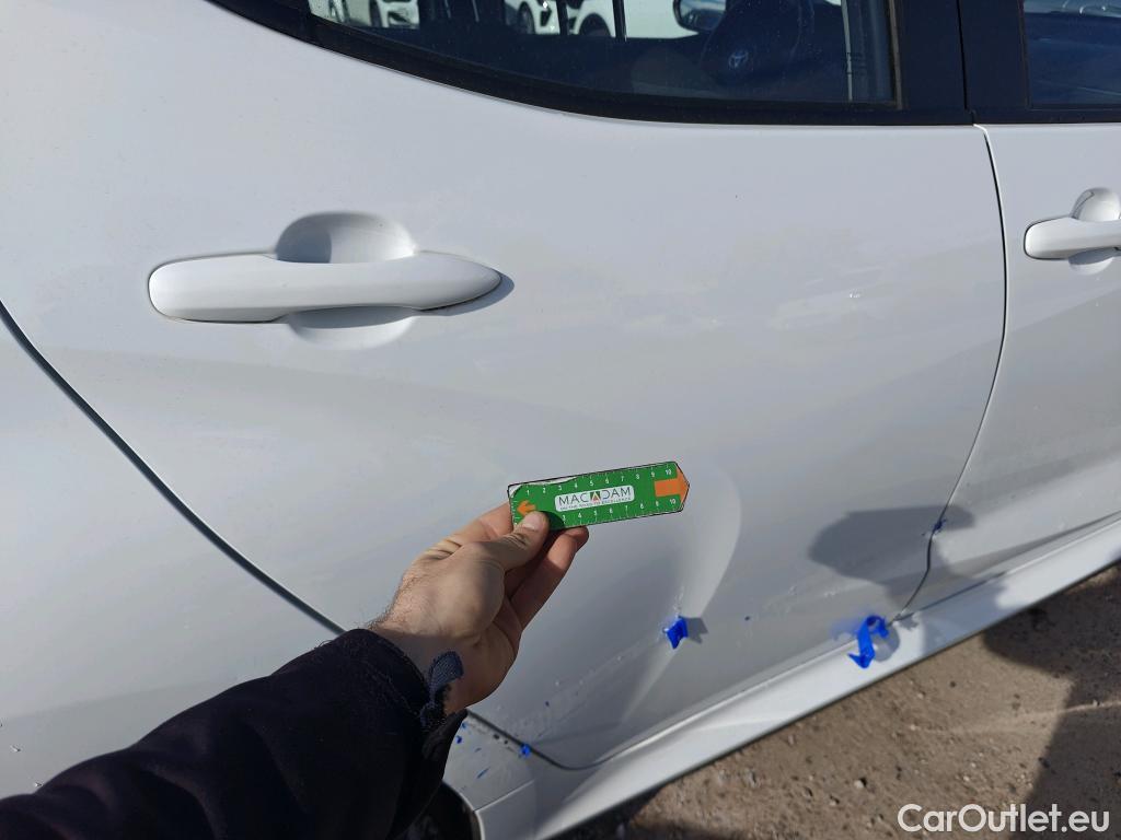  Toyota  Yaris TOYOTA  / 2020 / 5P / berlina con portón 1.5 120H Active Tech #5