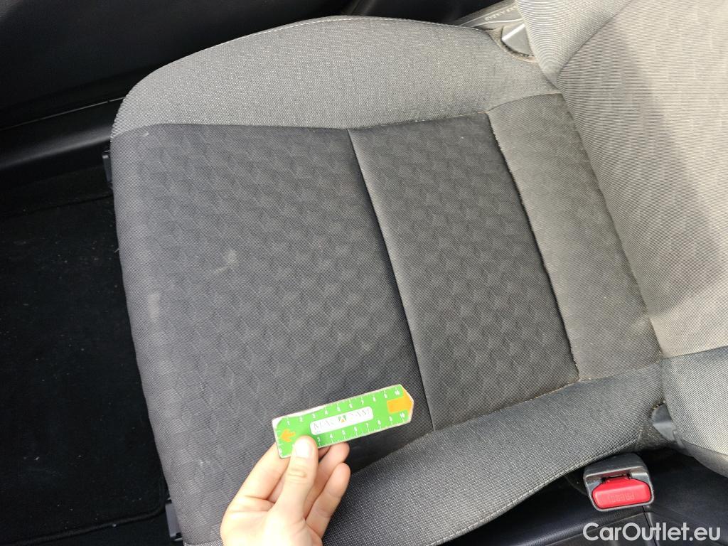  Toyota  Yaris TOYOTA  / 2020 / 5P / berlina con portón 1.5 120H Active Tech #67