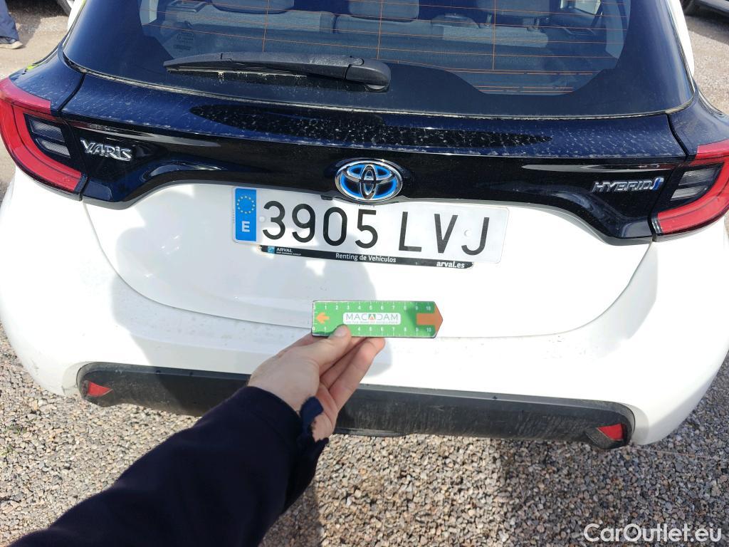  Toyota  Yaris TOYOTA  / 2020 / 5P / berlina con portón 1.5 120H Active Tech #1