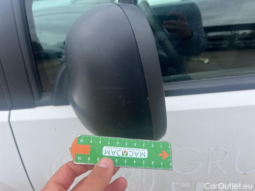  Citroen  Berlingo CITROEN  / 2018 / 3P / furgón derivado de turismo Talla M BlueHDi 100 CONTROL #32