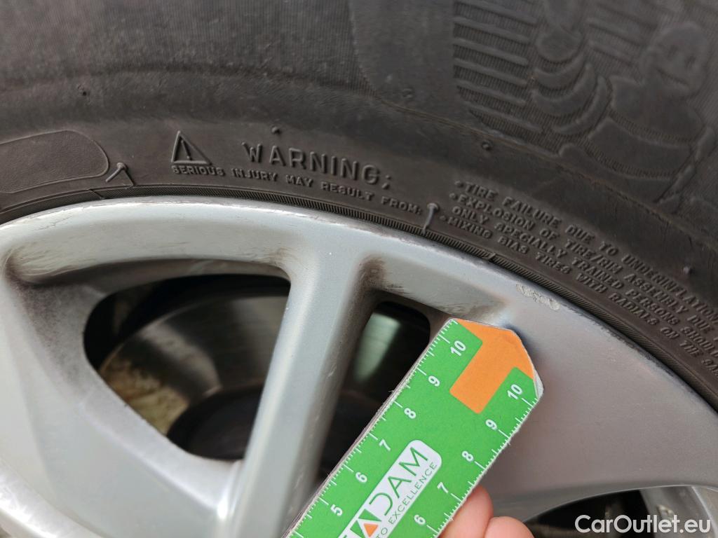  Toyota  Yaris TOYOTA  / 2020 / 5P / berlina con portón 1.5 120H Active Tech #66